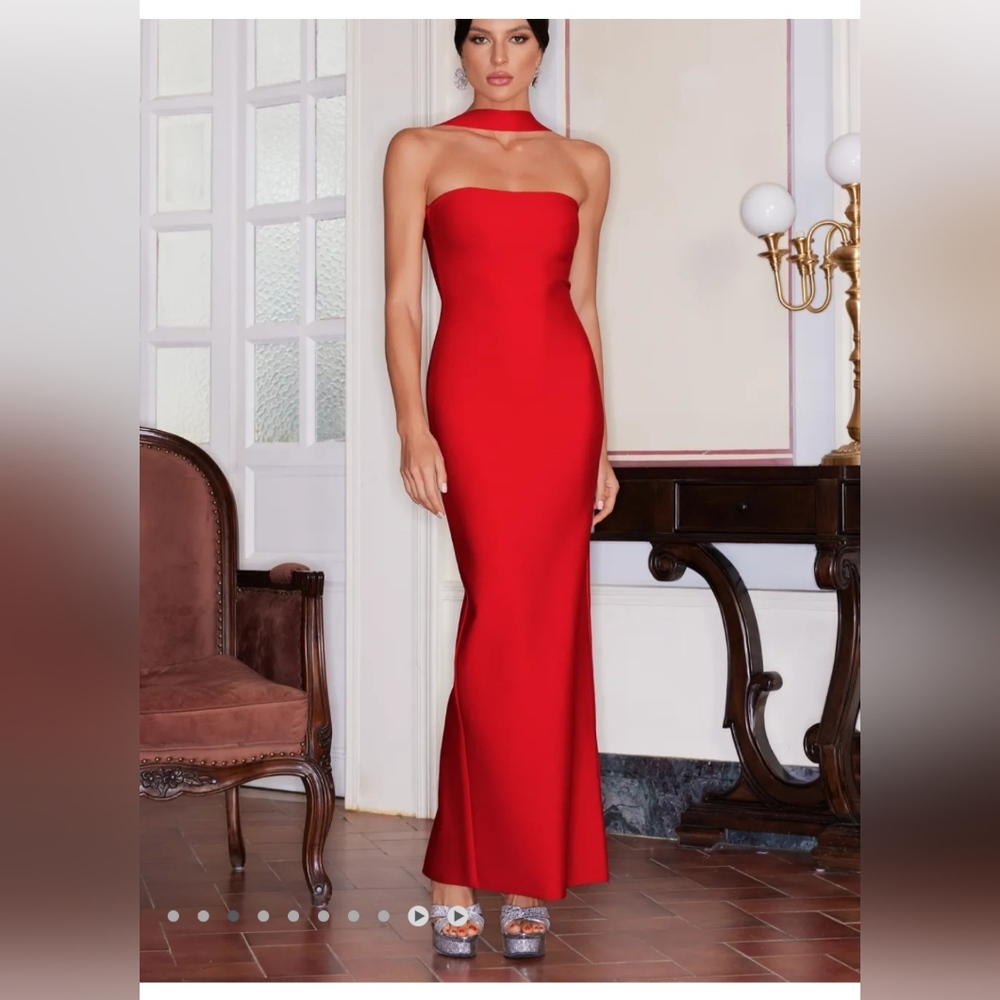 Chic Strapless Red Gown